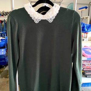 Emerald sweater with floral Peter Pan collar